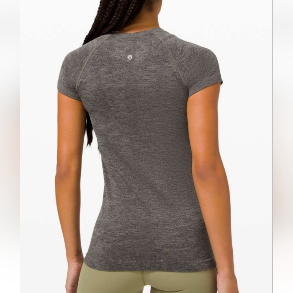 Lululemon Swiftly Short Sleeve 2.0 Crew Variegated Mesh Camo Black/ Grey Sage 6 - Picture 3 of 15